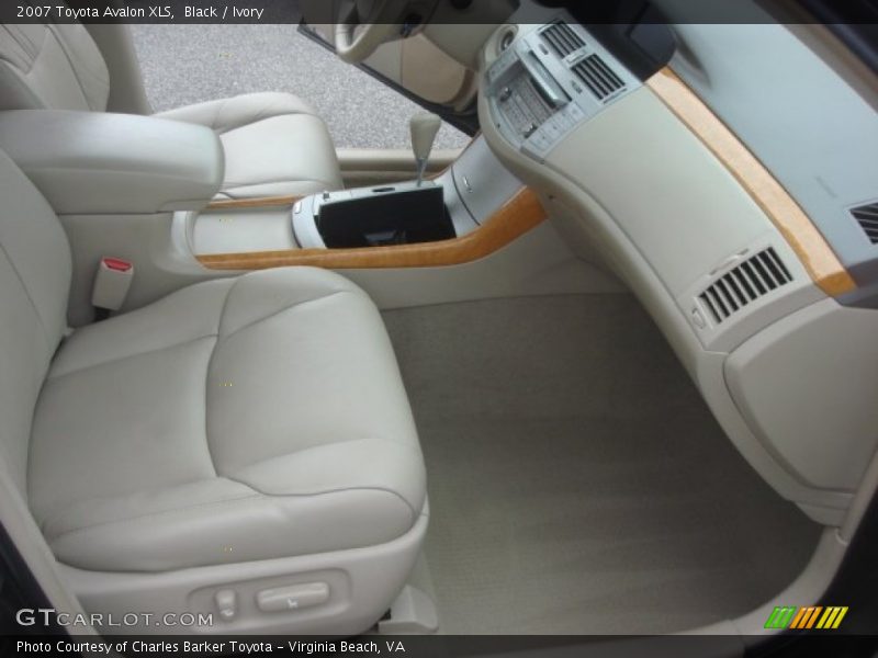Black / Ivory 2007 Toyota Avalon XLS