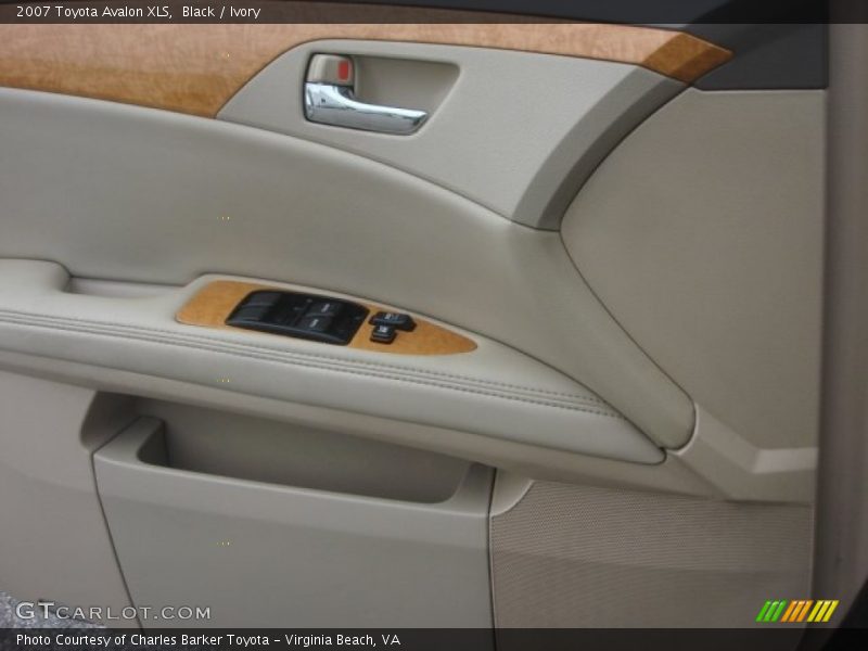Black / Ivory 2007 Toyota Avalon XLS