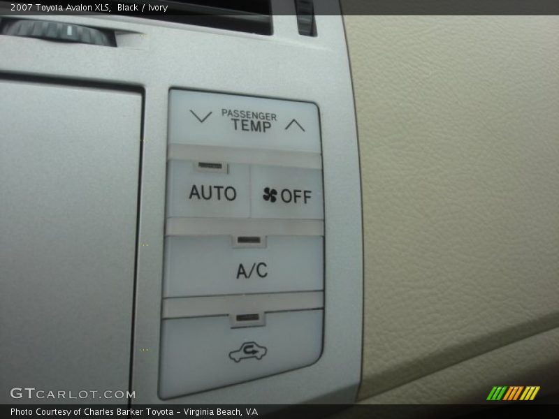 Black / Ivory 2007 Toyota Avalon XLS