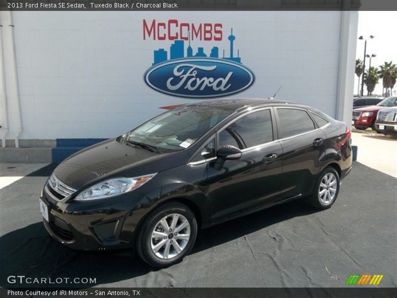 Tuxedo Black / Charcoal Black 2013 Ford Fiesta SE Sedan