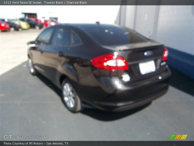 Tuxedo Black / Charcoal Black 2013 Ford Fiesta SE Sedan