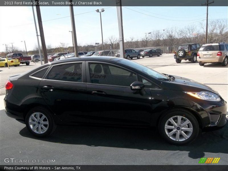Tuxedo Black / Charcoal Black 2013 Ford Fiesta SE Sedan
