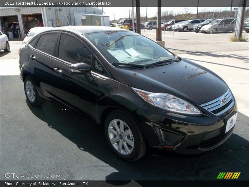 Tuxedo Black / Charcoal Black 2013 Ford Fiesta SE Sedan