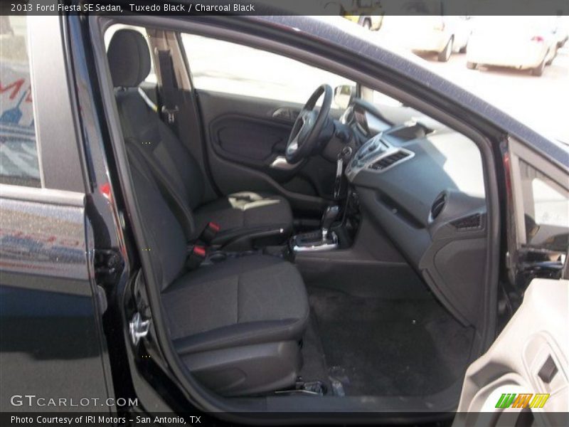 Tuxedo Black / Charcoal Black 2013 Ford Fiesta SE Sedan