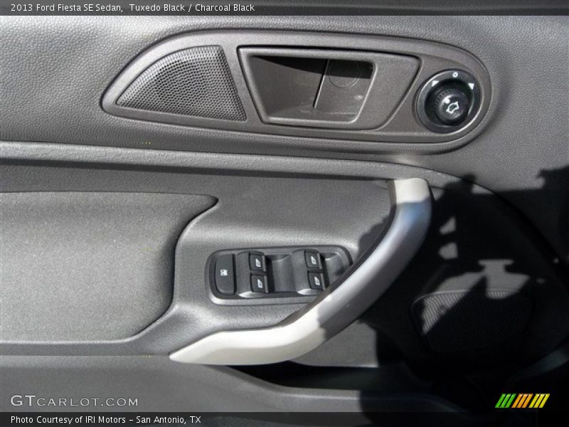 Tuxedo Black / Charcoal Black 2013 Ford Fiesta SE Sedan