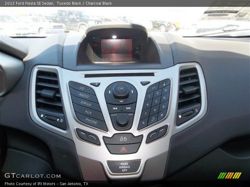 Tuxedo Black / Charcoal Black 2013 Ford Fiesta SE Sedan