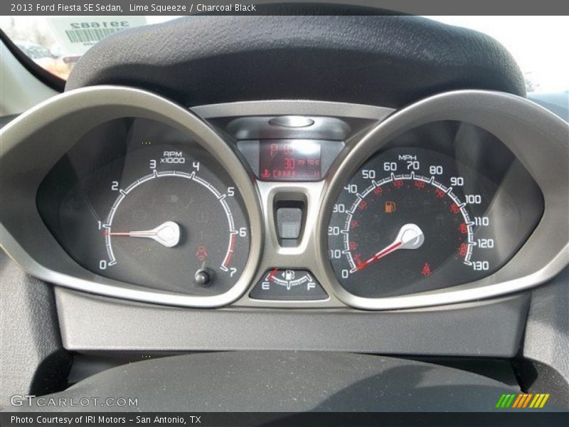 Lime Squeeze / Charcoal Black 2013 Ford Fiesta SE Sedan