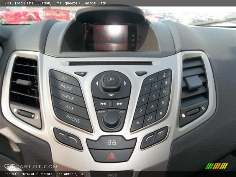 Lime Squeeze / Charcoal Black 2013 Ford Fiesta SE Sedan