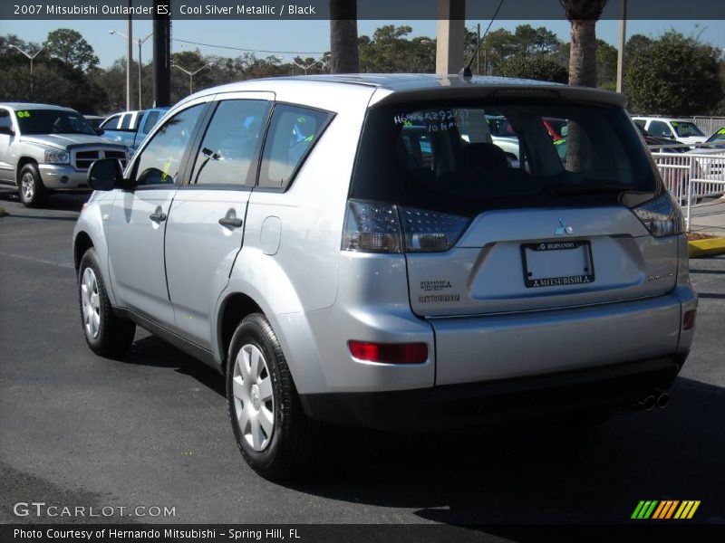 Cool Silver Metallic / Black 2007 Mitsubishi Outlander ES