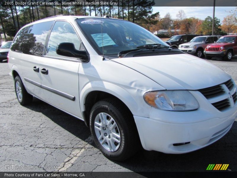 Stone White / Medium Slate Gray 2005 Dodge Grand Caravan SE
