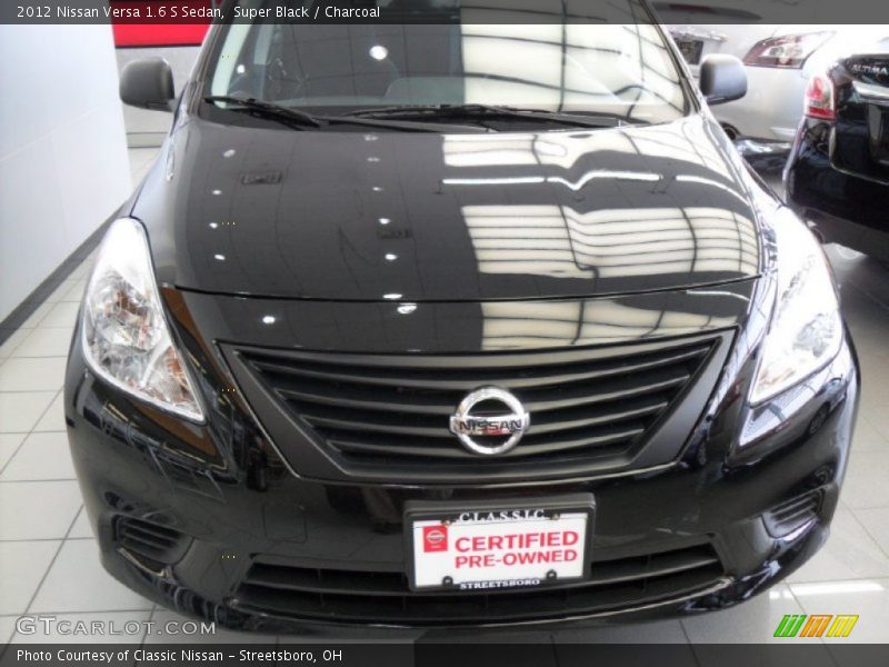 Super Black / Charcoal 2012 Nissan Versa 1.6 S Sedan