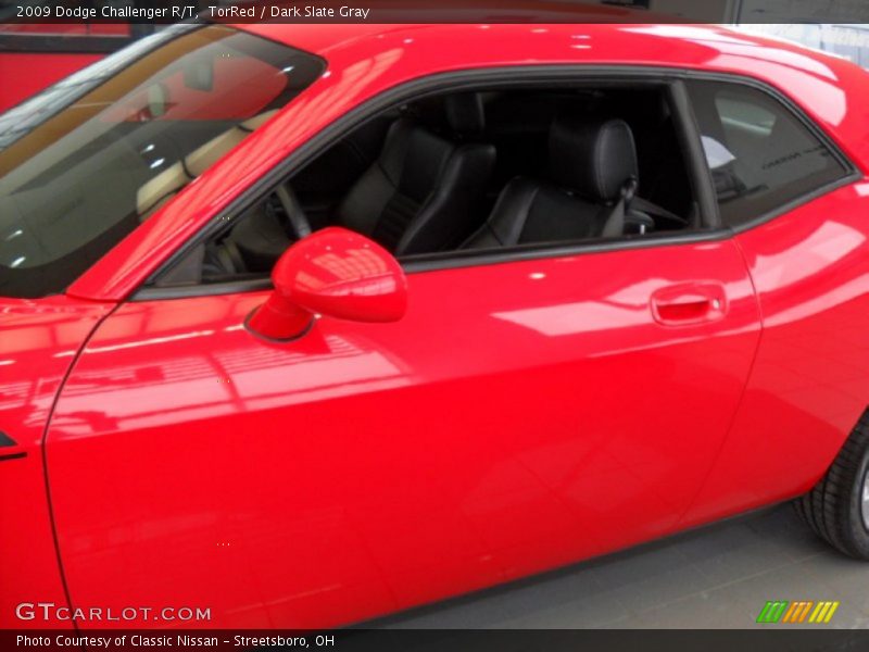TorRed / Dark Slate Gray 2009 Dodge Challenger R/T