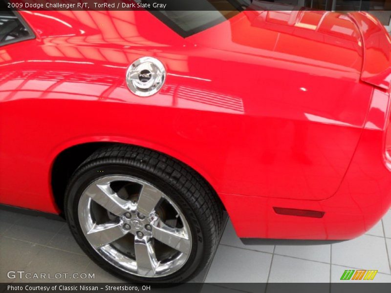 TorRed / Dark Slate Gray 2009 Dodge Challenger R/T