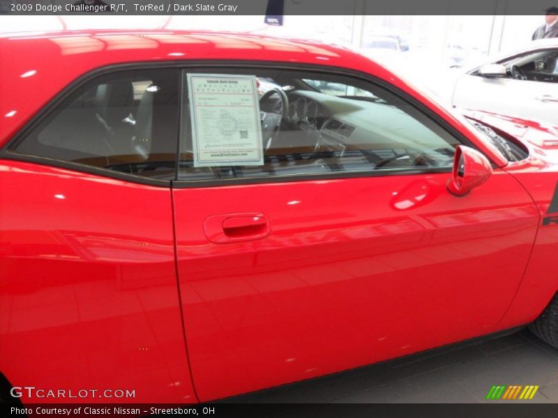 TorRed / Dark Slate Gray 2009 Dodge Challenger R/T