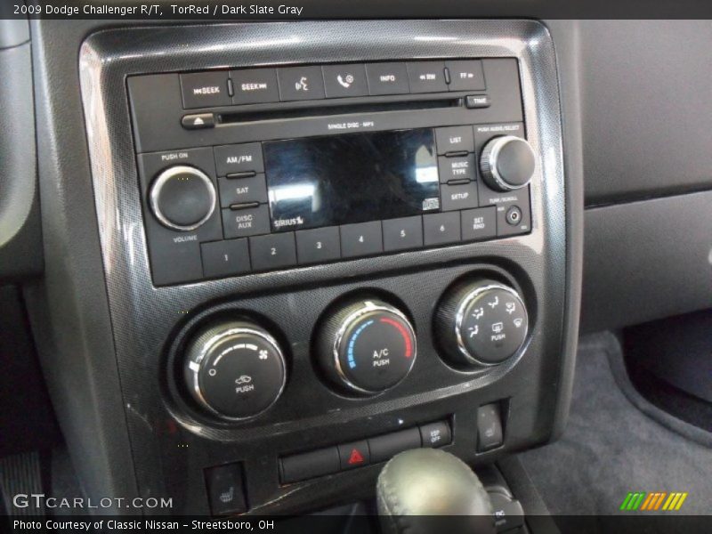 Controls of 2009 Challenger R/T