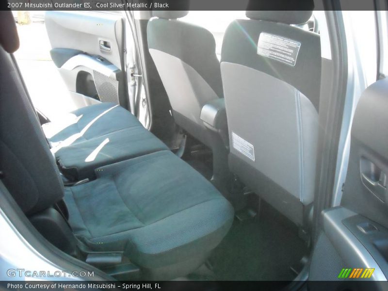 Cool Silver Metallic / Black 2007 Mitsubishi Outlander ES