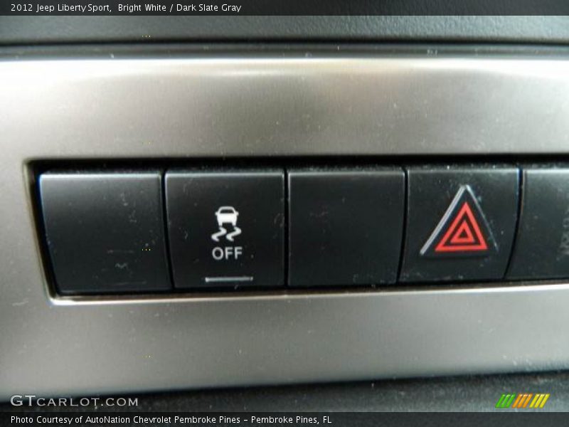 Bright White / Dark Slate Gray 2012 Jeep Liberty Sport