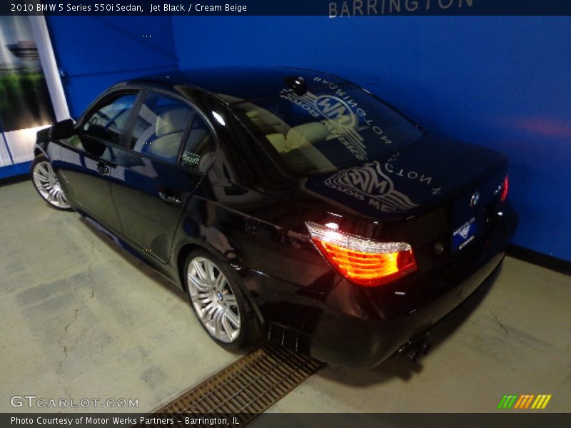 Jet Black / Cream Beige 2010 BMW 5 Series 550i Sedan