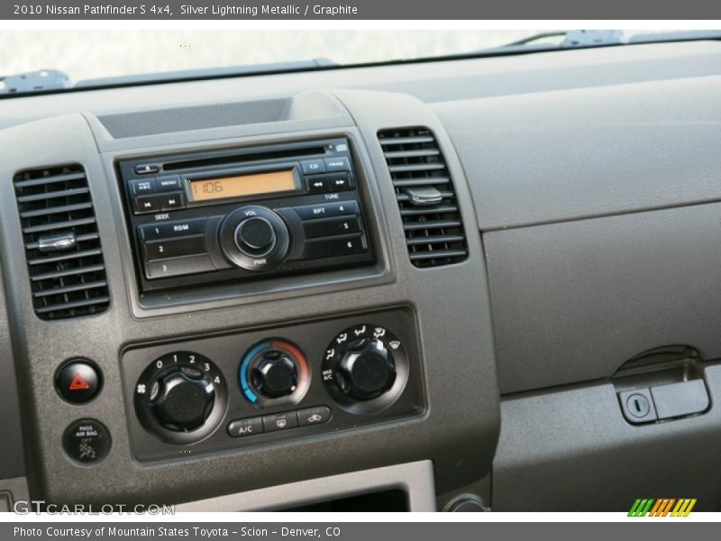 Silver Lightning Metallic / Graphite 2010 Nissan Pathfinder S 4x4