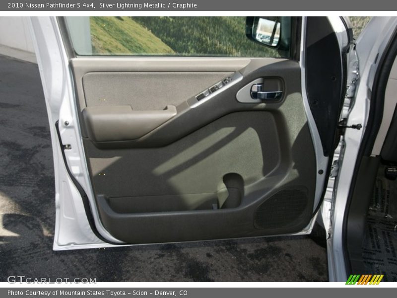 Silver Lightning Metallic / Graphite 2010 Nissan Pathfinder S 4x4