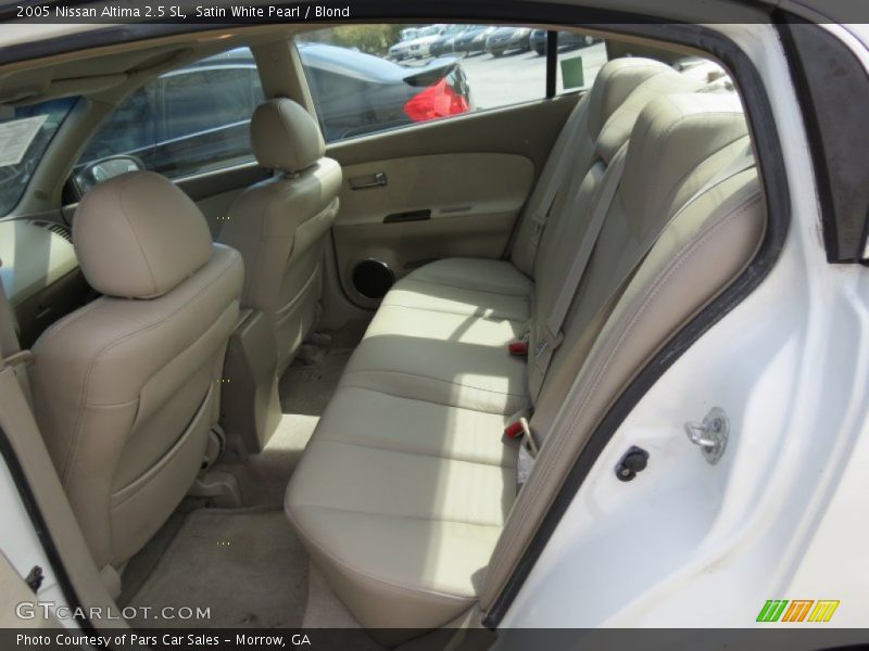Satin White Pearl / Blond 2005 Nissan Altima 2.5 SL