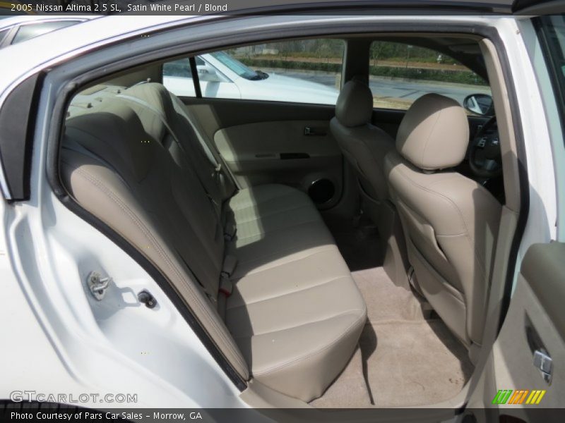 Satin White Pearl / Blond 2005 Nissan Altima 2.5 SL