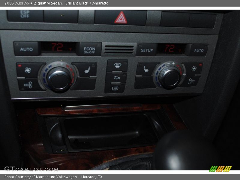 Controls of 2005 A6 4.2 quattro Sedan