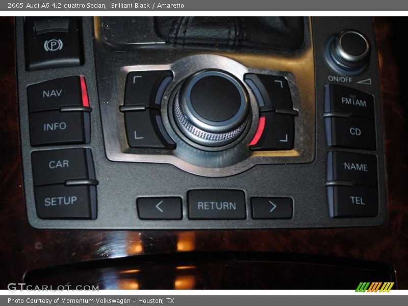 Controls of 2005 A6 4.2 quattro Sedan