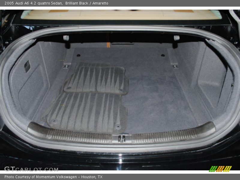  2005 A6 4.2 quattro Sedan Trunk