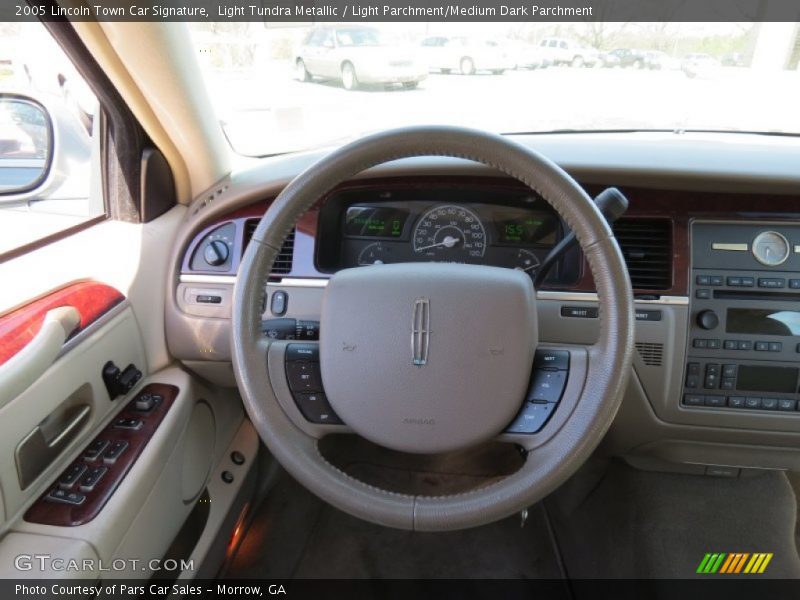 Light Tundra Metallic / Light Parchment/Medium Dark Parchment 2005 Lincoln Town Car Signature