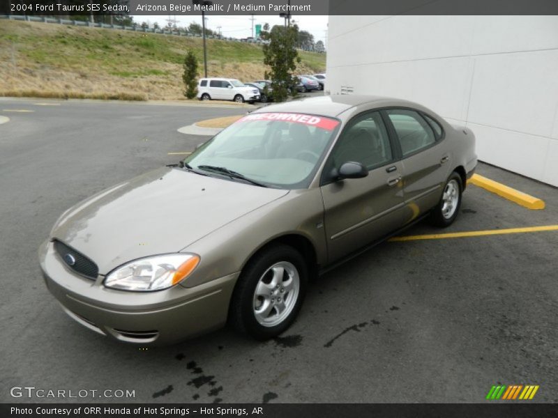 Front 3/4 View of 2004 Taurus SES Sedan