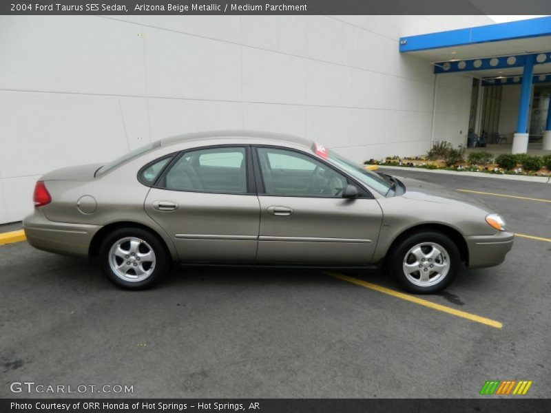 Arizona Beige Metallic / Medium Parchment 2004 Ford Taurus SES Sedan