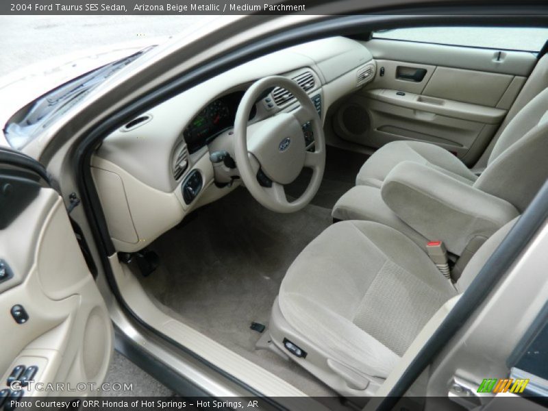 Medium Parchment Interior - 2004 Taurus SES Sedan 
