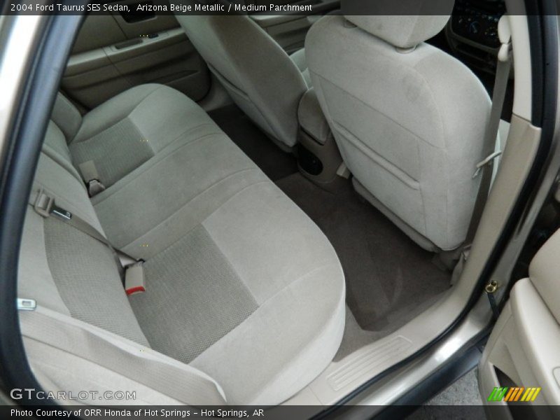 Arizona Beige Metallic / Medium Parchment 2004 Ford Taurus SES Sedan