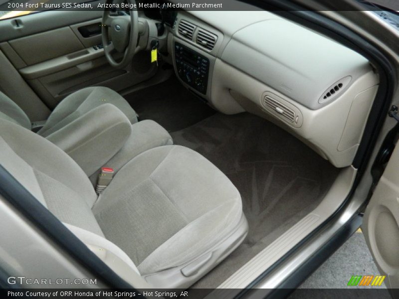 Arizona Beige Metallic / Medium Parchment 2004 Ford Taurus SES Sedan