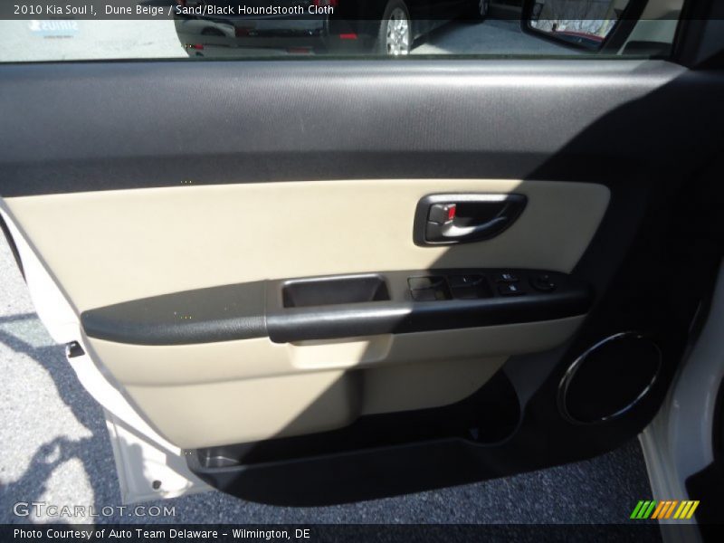 Dune Beige / Sand/Black Houndstooth Cloth 2010 Kia Soul !