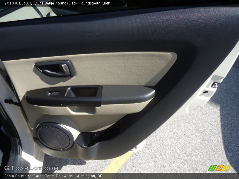 Dune Beige / Sand/Black Houndstooth Cloth 2010 Kia Soul !