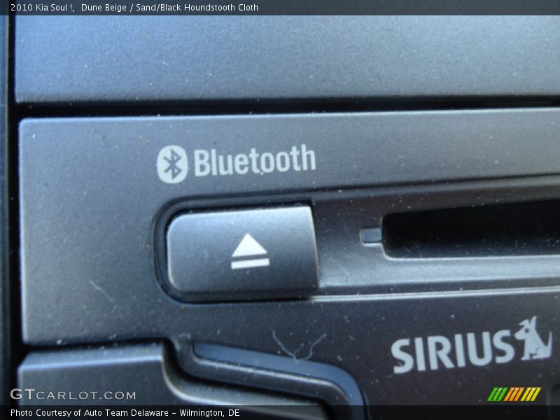 Dune Beige / Sand/Black Houndstooth Cloth 2010 Kia Soul !