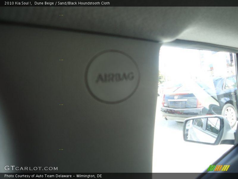 Dune Beige / Sand/Black Houndstooth Cloth 2010 Kia Soul !
