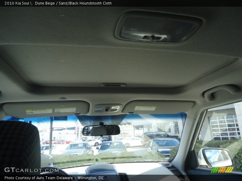 Dune Beige / Sand/Black Houndstooth Cloth 2010 Kia Soul !