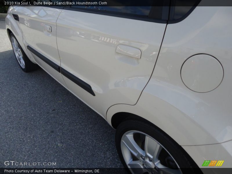 Dune Beige / Sand/Black Houndstooth Cloth 2010 Kia Soul !