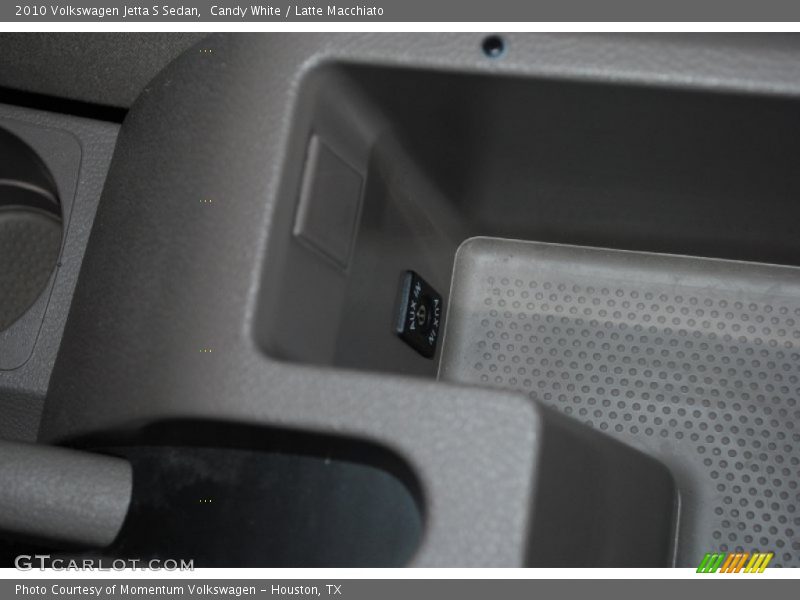 Candy White / Latte Macchiato 2010 Volkswagen Jetta S Sedan