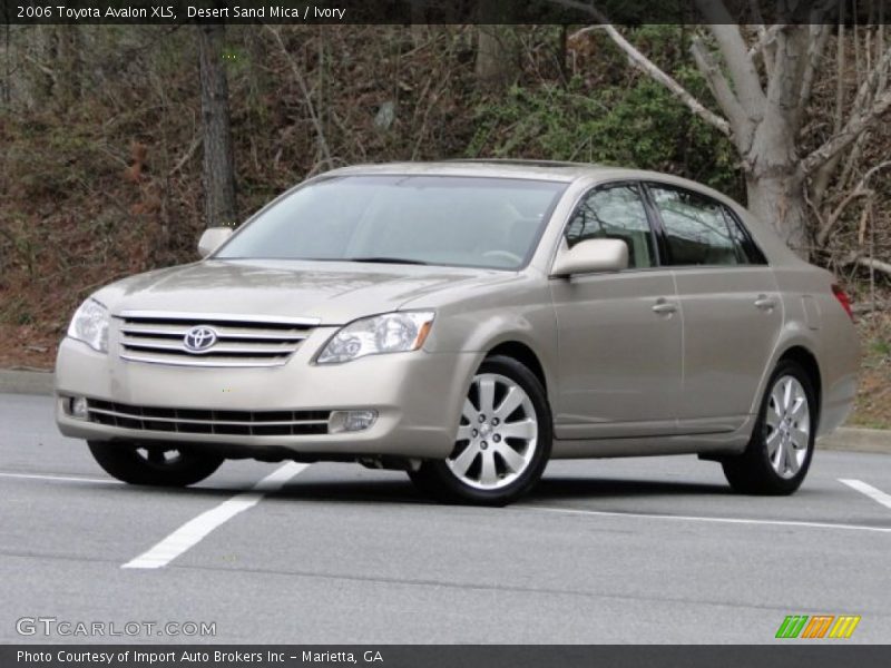 Front 3/4 View of 2006 Avalon XLS