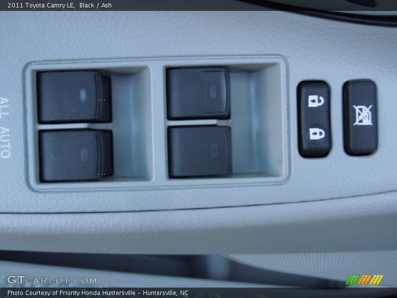Black / Ash 2011 Toyota Camry LE