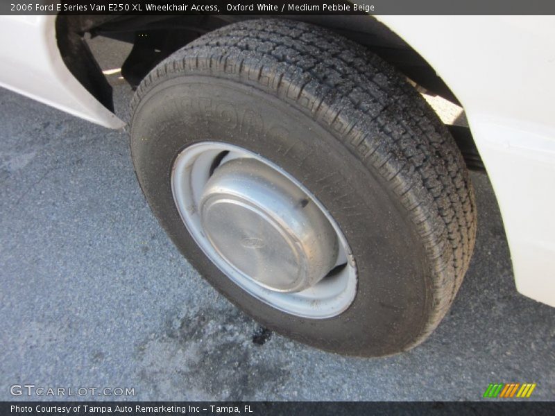 Oxford White / Medium Pebble Beige 2006 Ford E Series Van E250 XL Wheelchair Access
