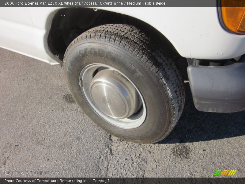 Oxford White / Medium Pebble Beige 2006 Ford E Series Van E250 XL Wheelchair Access