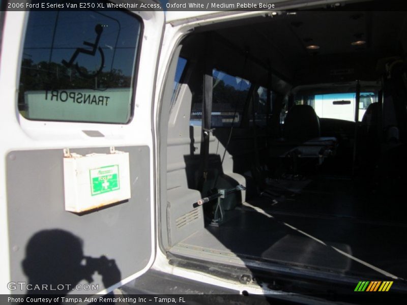 Oxford White / Medium Pebble Beige 2006 Ford E Series Van E250 XL Wheelchair Access