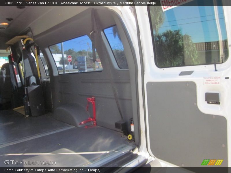 Oxford White / Medium Pebble Beige 2006 Ford E Series Van E250 XL Wheelchair Access