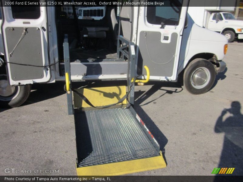 Oxford White / Medium Pebble Beige 2006 Ford E Series Van E250 XL Wheelchair Access