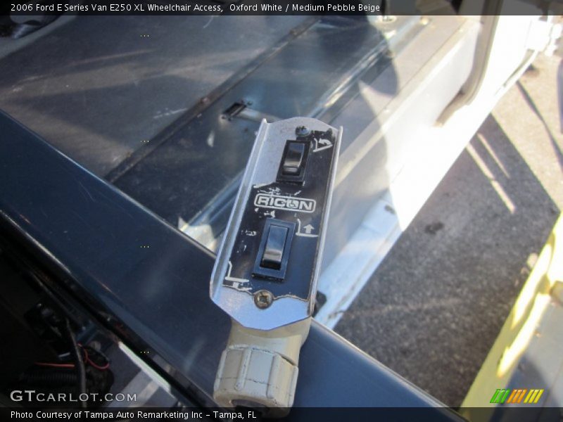 Oxford White / Medium Pebble Beige 2006 Ford E Series Van E250 XL Wheelchair Access